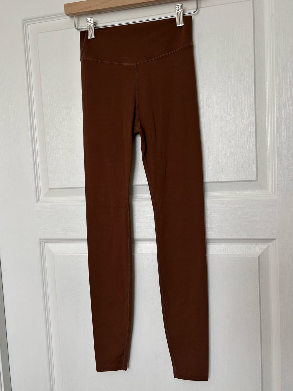 FORM Activewear Set - Picture 6 of 9